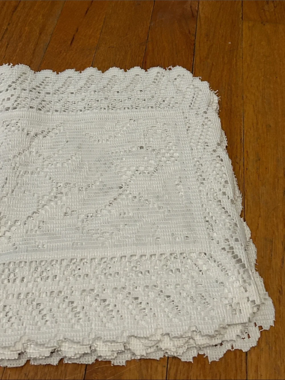 White Crochet placemats - Unbranded
